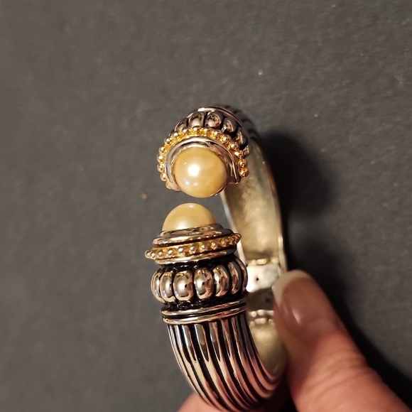 VNTG Cable Hinge Bracelet - Picture 3 of 3